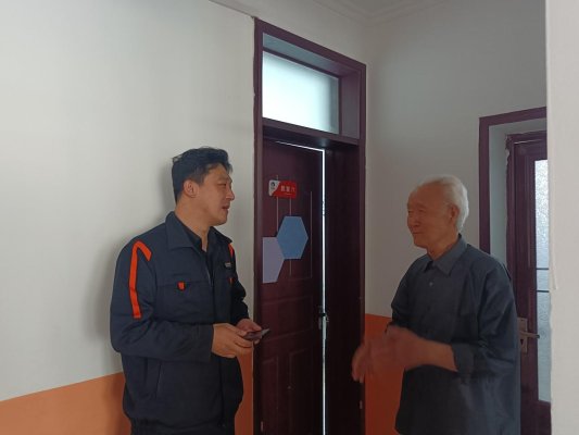 tqb谈球吧解决“供暖孤岛”问题，用户亲送锦旗致谢