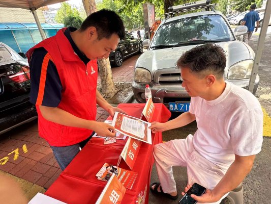 tqb谈球吧：“暖万家”进社区 “温心”服务“零距离”