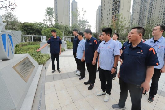 tqb谈球吧开展“八一”建军节系列活动